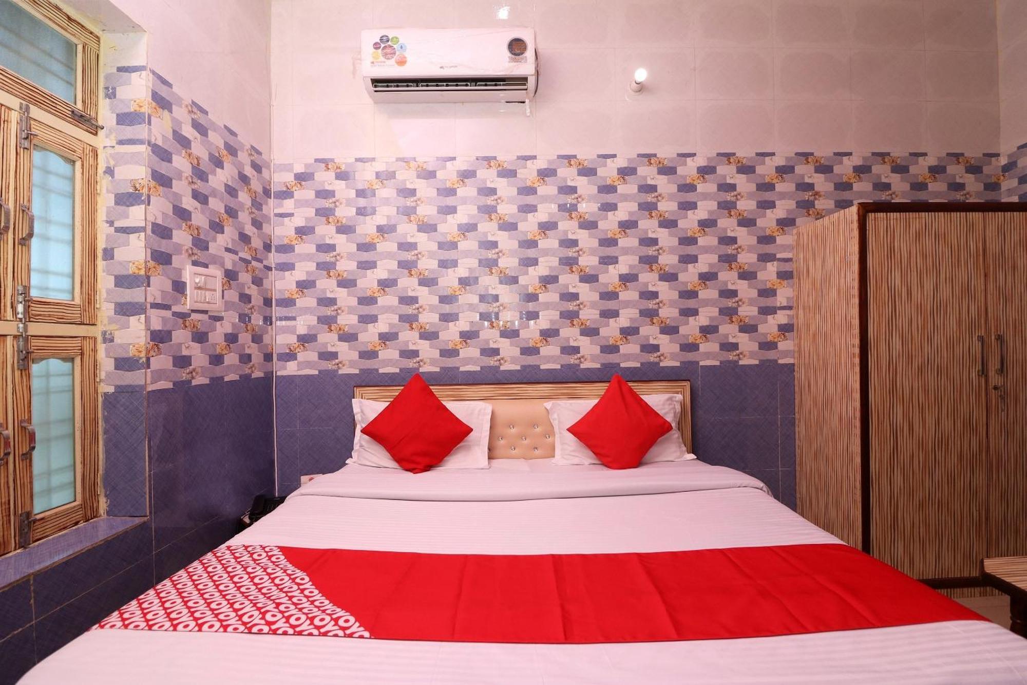 Hotel O Ch. Jyoti Hotel & Restaurant Dhāruhera Eksteriør billede
